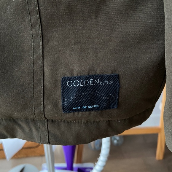 Aritzia TNA Golden Winter Jacket - Picture 13 of 13